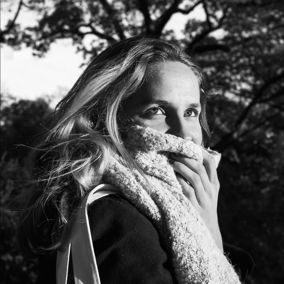 Meet your Posher, Anna hope - Picture 1 of 1